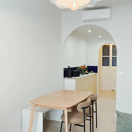 Garibaldi 2 Bedrooms, 2 Bathrooms, Ac