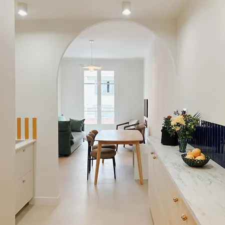 شقة Garibaldi 2 Bedrooms, 2 Bathrooms, Ac نيس