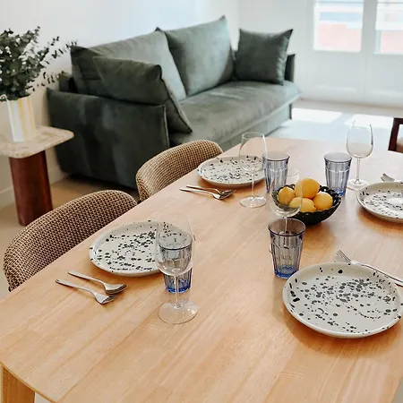 Garibaldi 2 Bedrooms, 2 Bathrooms, Ac نيس