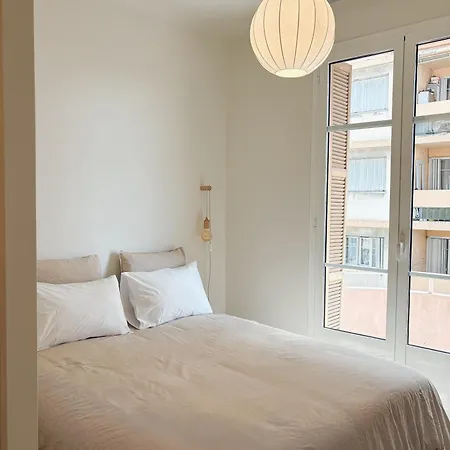 Garibaldi 2 Bedrooms, 2 Bathrooms, Ac شقة *
